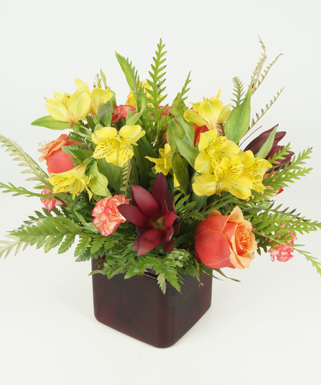 fall-toned floral arrangement